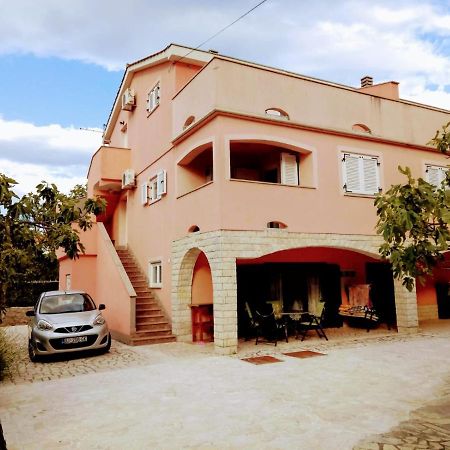 Apartments Ivanka G Малинска Экстерьер фото