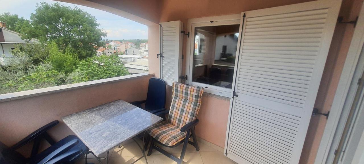 Apartments Ivanka G Малинска Экстерьер фото