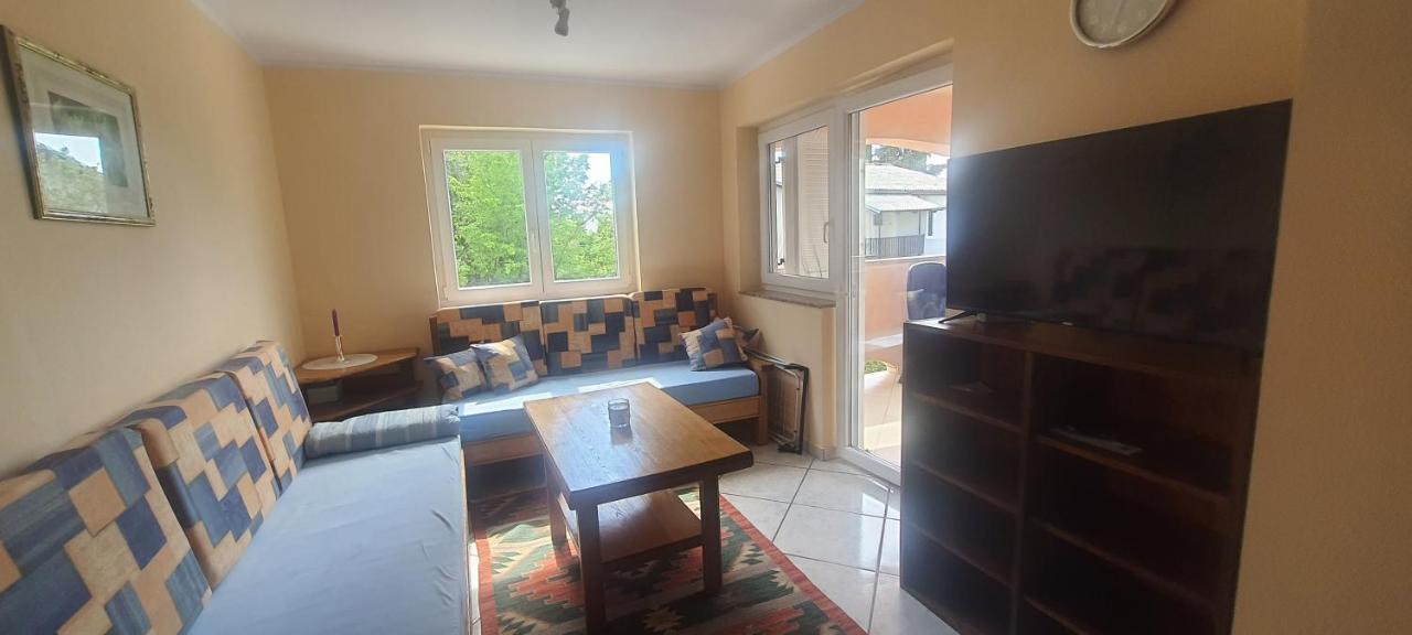 Apartments Ivanka G Малинска Экстерьер фото
